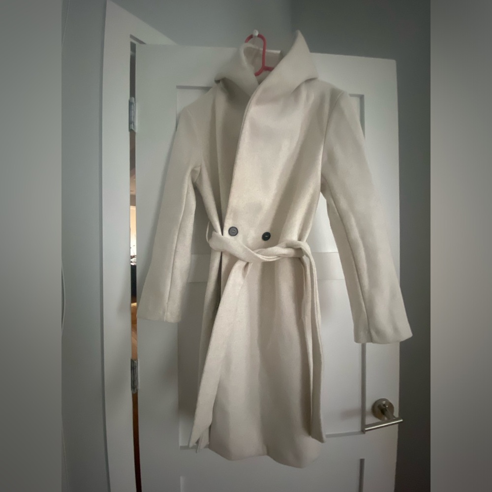 Zara Women's Classic Cream Belted  Coat